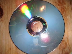 Poškrábané CD před čištěním