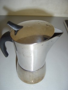 Moka konvička před přípravou kávy